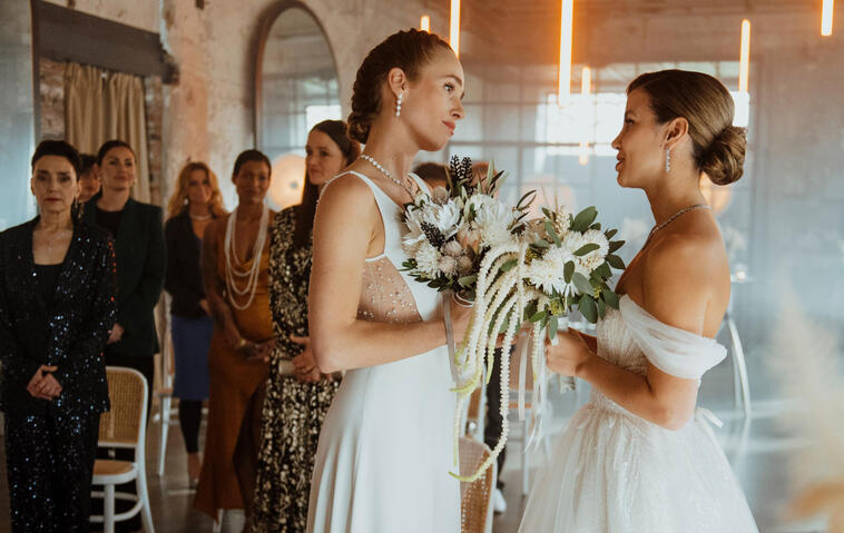 “Alles was zählt”-Hochzeit von Ava & Chiara: Erste Bilder und eine überraschende Rückkehr!