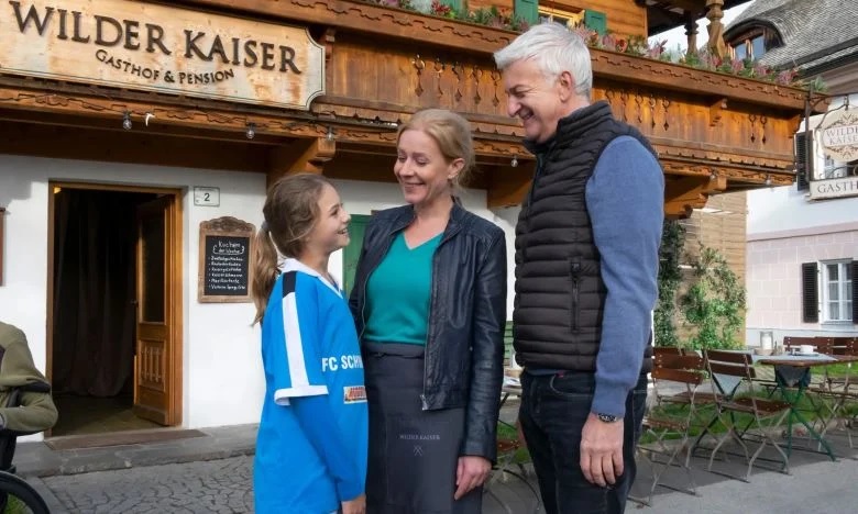 “Der Bergdoktor”: ZDF-Dreharbeiten nach Maibaum-Unfall beeinträchtigt